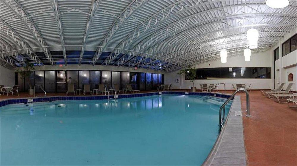 Ramada Inn Lafayette Conference Center Esterno foto